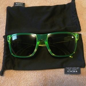 Limited Edition Oakley Holbrook sunglasses green
